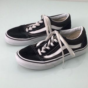 Vans Old Skool Black and White Canvas Suede low tops sneakers size 3 kids